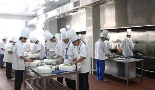 酒店厨师爆料案例视频,揭秘不为人知的厨房真相 第2张 酒店厨师爆料案例视频,揭秘不为人知的厨房真相 第2张