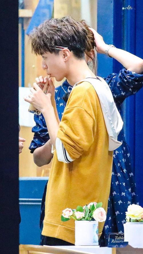 王俊凯科尔马最新爆料,揭秘偶像背后的真实生活  第1张 王俊凯科尔马最新爆料,揭秘偶像背后的真实生活  第1张